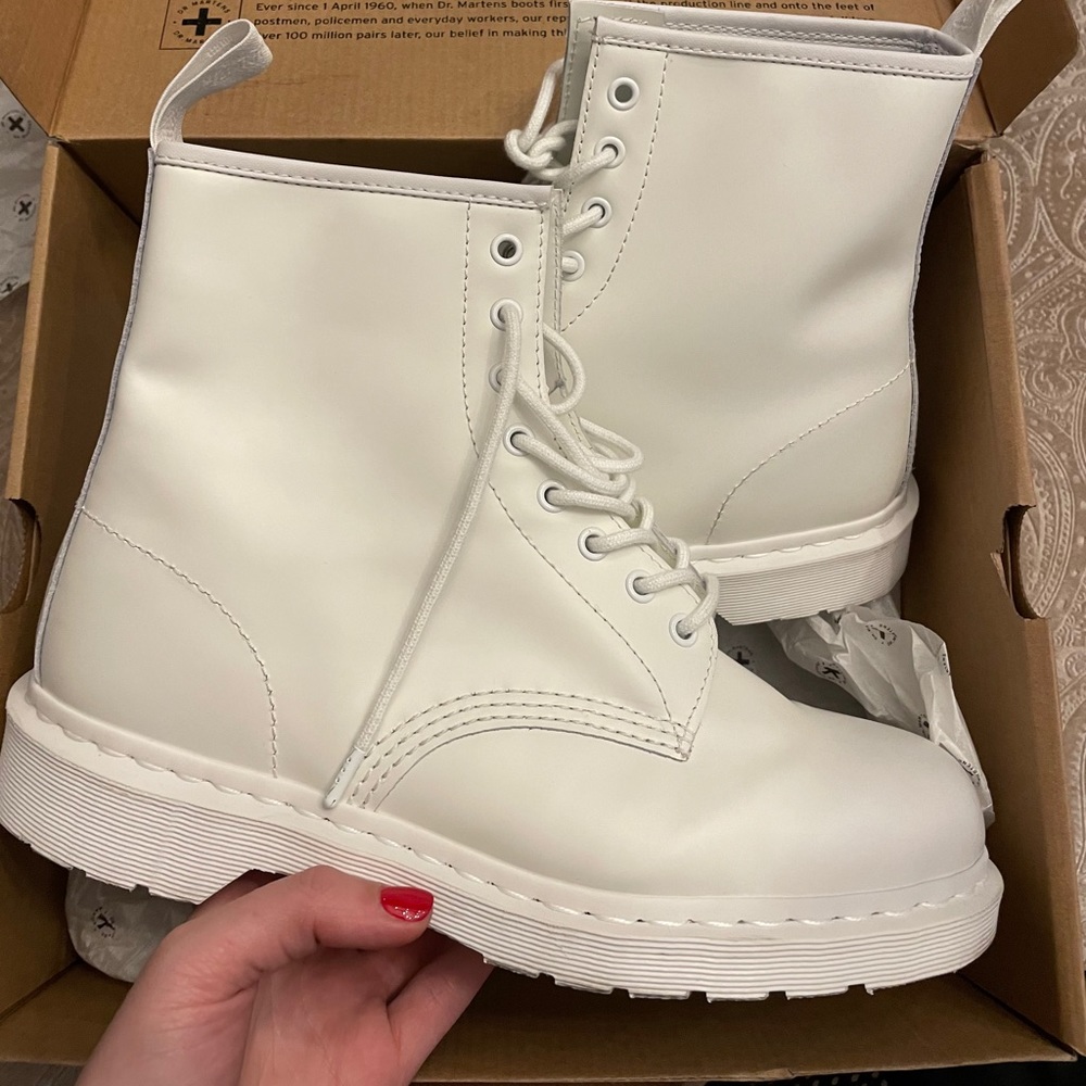❌SOLD❌ Dr. Martens 1460 Mono 8-Eye Leather Boot - Picture 15 of 15